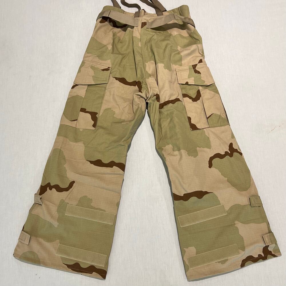 US Military Camo Overgarment Pants Sz Medium - Short